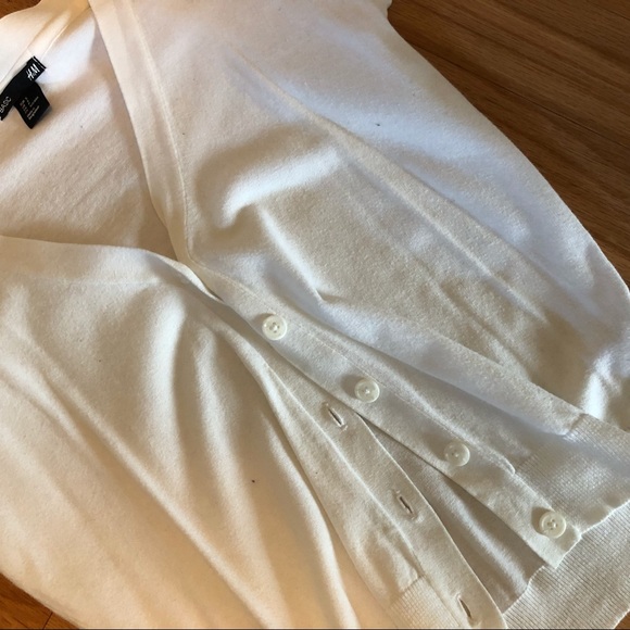 White V-Neck Basic Cardigan - H&M - Small - Picture 4 of 7